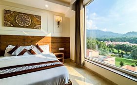 Hotel Nirvana Bliss, Behind Parmarth Niketan